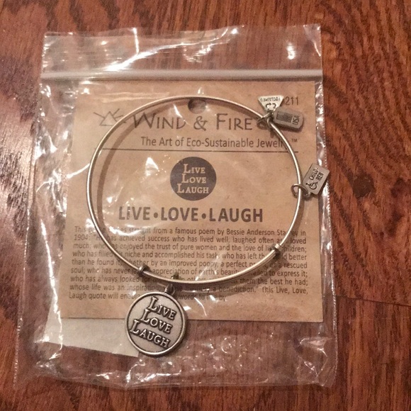 wind & fire Jewelry - NWT Wind & Fire Live Laugh Love Bangle Bracelet wind & fire Jewelry - NWT Wind & Fire Live Laugh Love Bangle Bracelet